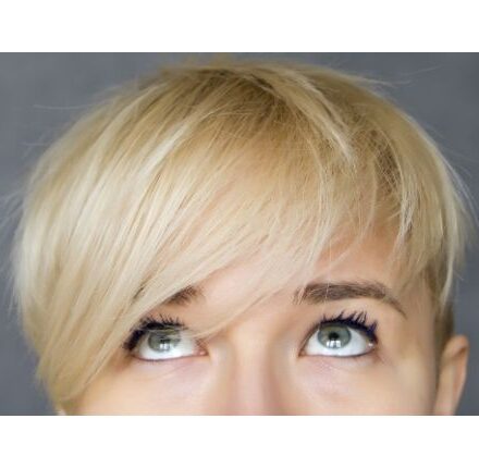 Решение проблемы зеленого оттенка волос цвета блонда