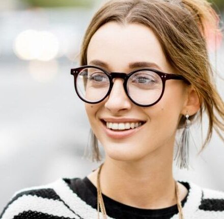 3 прически, которые подойдут идеально, если вы носите очки