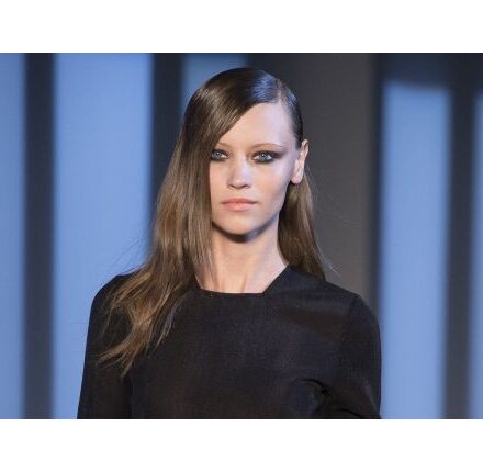 Волосы набок: 3 варианта модной тенденции в сезоне Весна-Лето 2013