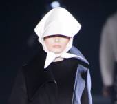 Чепчик монахини: с модных подиумов на улицы вашего города
