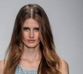 Увидено на Неделе Высокой моды: Сочетание вьющихся и растрепанных волос